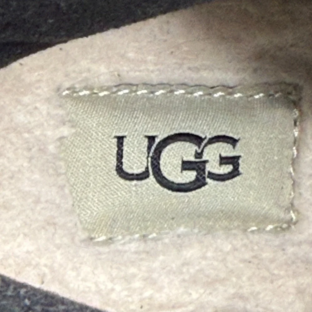 UGG Youth Big Boys Boots Size 7.5 Gaston Mid Duck Waterproof‎ Lace Up